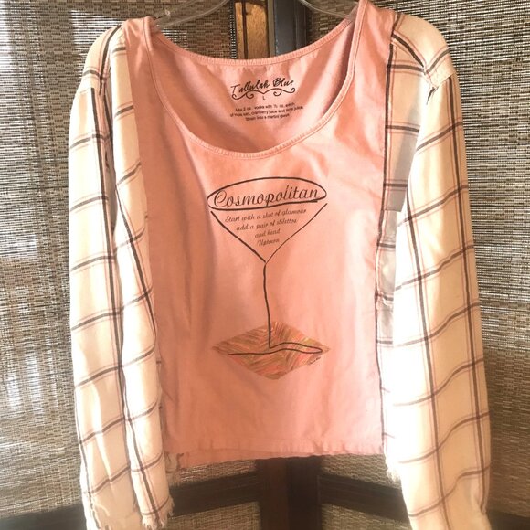 Reworked Flannel Shirt, Size S to M: Upcycled Oversized Cosmopolitan Graphic Tee - Picture 6 of 12